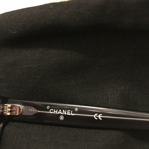🚨SOLD 🚨CHANEL Sunglasses - Picture 6 of 7